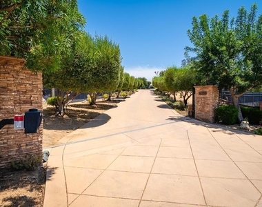 14106 Summit Crest - Photo Thumbnail 4