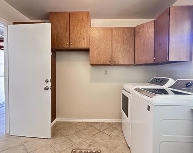 10734 Martinwood Way - Photo Thumbnail 8