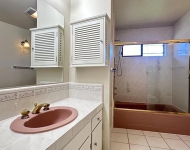 10734 Martinwood Way - Photo Thumbnail 19