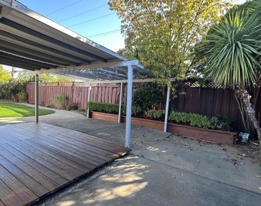 10734 Martinwood Way - Photo Thumbnail 24