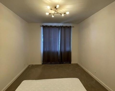 1515 Arc Way - Photo Thumbnail 12