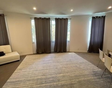 1515 Arc Way - Photo Thumbnail 3
