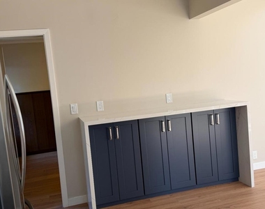 185 Garland Drive - Photo Thumbnail 3