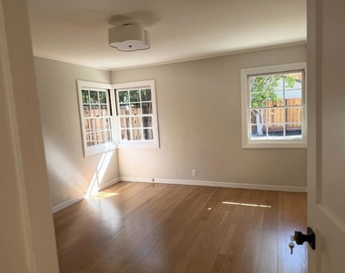 185 Garland Drive - Photo Thumbnail 14
