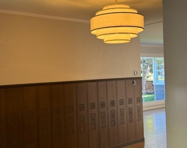 185 Garland Drive - Photo Thumbnail 10