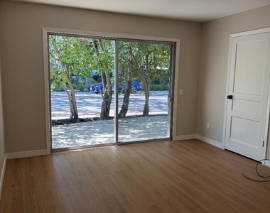 185 Garland Drive - Photo Thumbnail 15