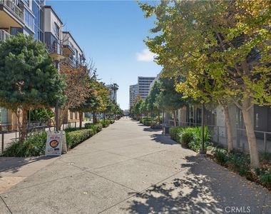 150 The Promenade N - Photo Thumbnail 41