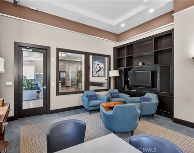 150 The Promenade N - Photo Thumbnail 29