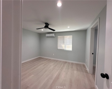 1025 W 11th St - Photo Thumbnail 7