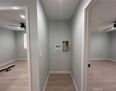 1025 W 11th St - Photo Thumbnail 6