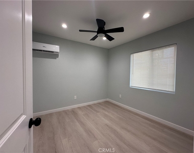 1025 W 11th - Photo Thumbnail 8
