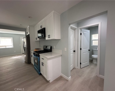 1025 W 11th - Photo Thumbnail 11