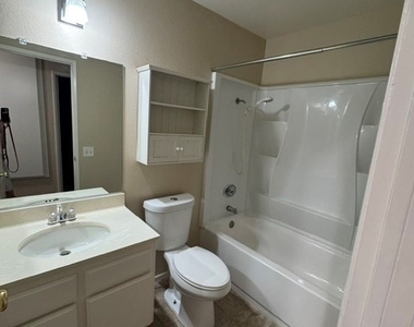 11562 Hartford Court - Photo Thumbnail 22