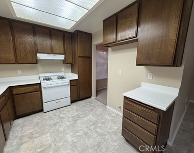 11562 Hartford Court - Photo Thumbnail 14