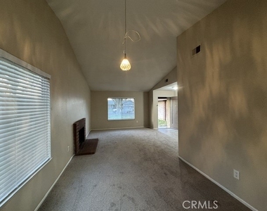 11562 Hartford Court - Photo Thumbnail 10