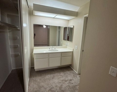 11562 Hartford Court - Photo Thumbnail 30