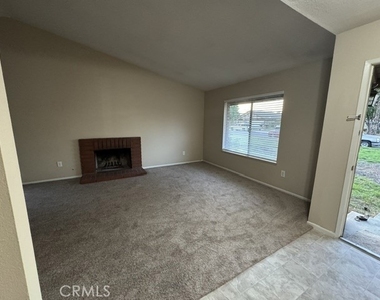 11562 Hartford Court - Photo Thumbnail 6