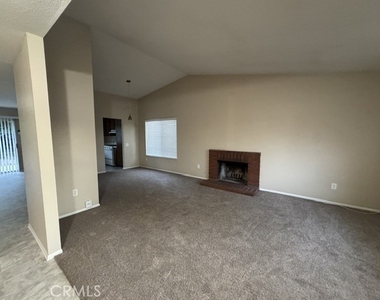 11562 Hartford Court - Photo Thumbnail 7