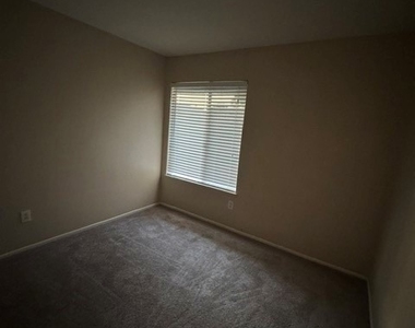 11562 Hartford Court - Photo Thumbnail 20