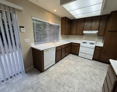 11562 Hartford Court - Photo Thumbnail 13