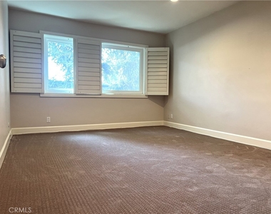 1025 N Kings - Photo Thumbnail 11
