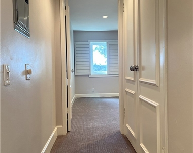 1025 N Kings - Photo Thumbnail 7