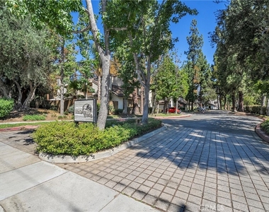 6635 Altawoods Way - Photo Thumbnail 21