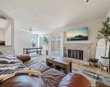 6635 Altawoods Way - Photo Thumbnail 3