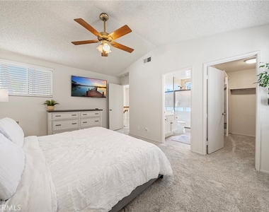 6635 Altawoods Way - Photo Thumbnail 12