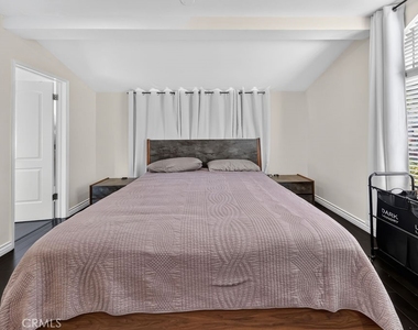 1256 Irving Avenue - Photo Thumbnail 29