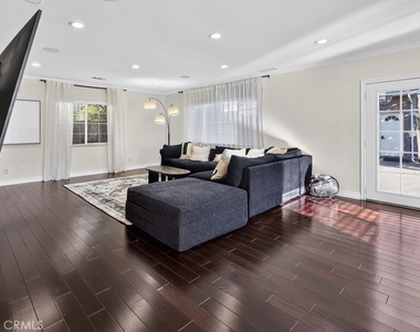 1256 Irving Avenue - Photo Thumbnail 8