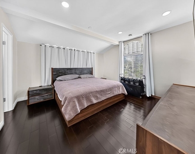 1256 Irving Avenue - Photo Thumbnail 28