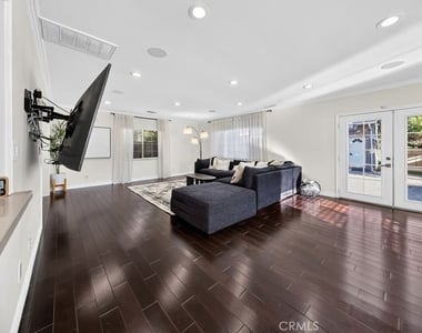 1256 Irving Avenue - Photo Thumbnail 9