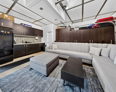 1256 Irving Avenue - Photo Thumbnail 36