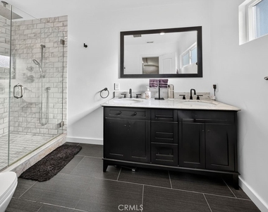 1256 Irving Avenue - Photo Thumbnail 32