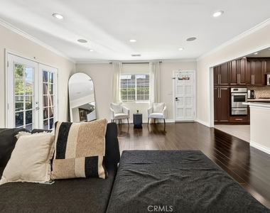 1256 Irving Avenue - Photo Thumbnail 13