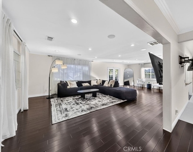 1256 Irving Avenue - Photo Thumbnail 10