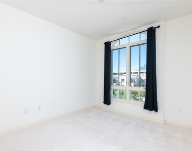 607 Caruso Avenue - Photo Thumbnail 17
