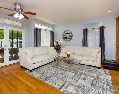 29324 Begonias Lane - Photo Thumbnail 5
