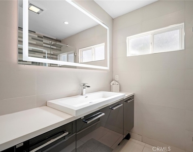 7078 Park Manor - Photo Thumbnail 13