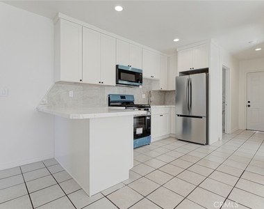 7406 Radford - Photo Thumbnail 10