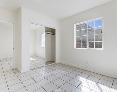 7406 Radford - Photo Thumbnail 15