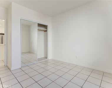 7406 Radford - Photo Thumbnail 17