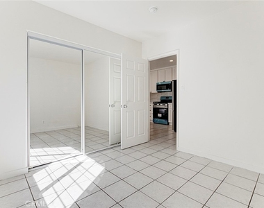 7406 Radford - Photo Thumbnail 8