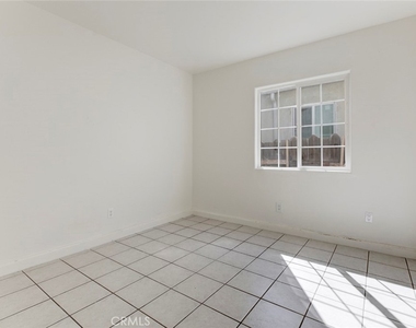 7406 Radford - Photo Thumbnail 7