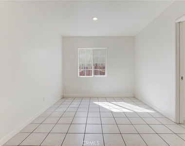 7406 Radford - Photo Thumbnail 12