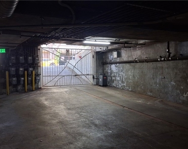 1328 N Columbus Avenue - Photo Thumbnail 29