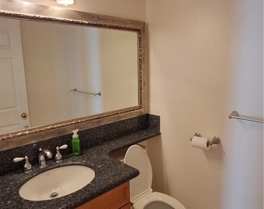 1328 N Columbus Avenue - Photo Thumbnail 14