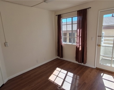 1328 N Columbus Avenue - Photo Thumbnail 20