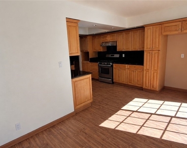 1328 N Columbus Avenue - Photo Thumbnail 12